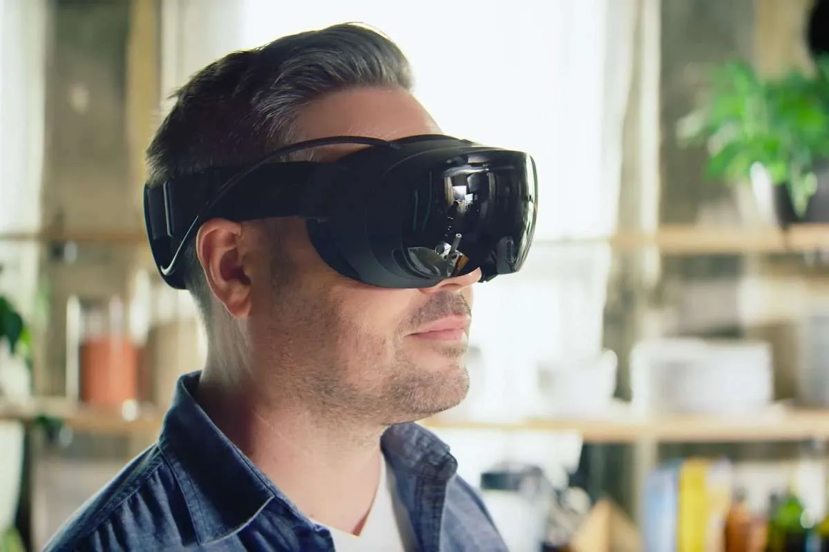 Steam Frame on kerged VR-prillid ja seega tagatud kandmismugavus.