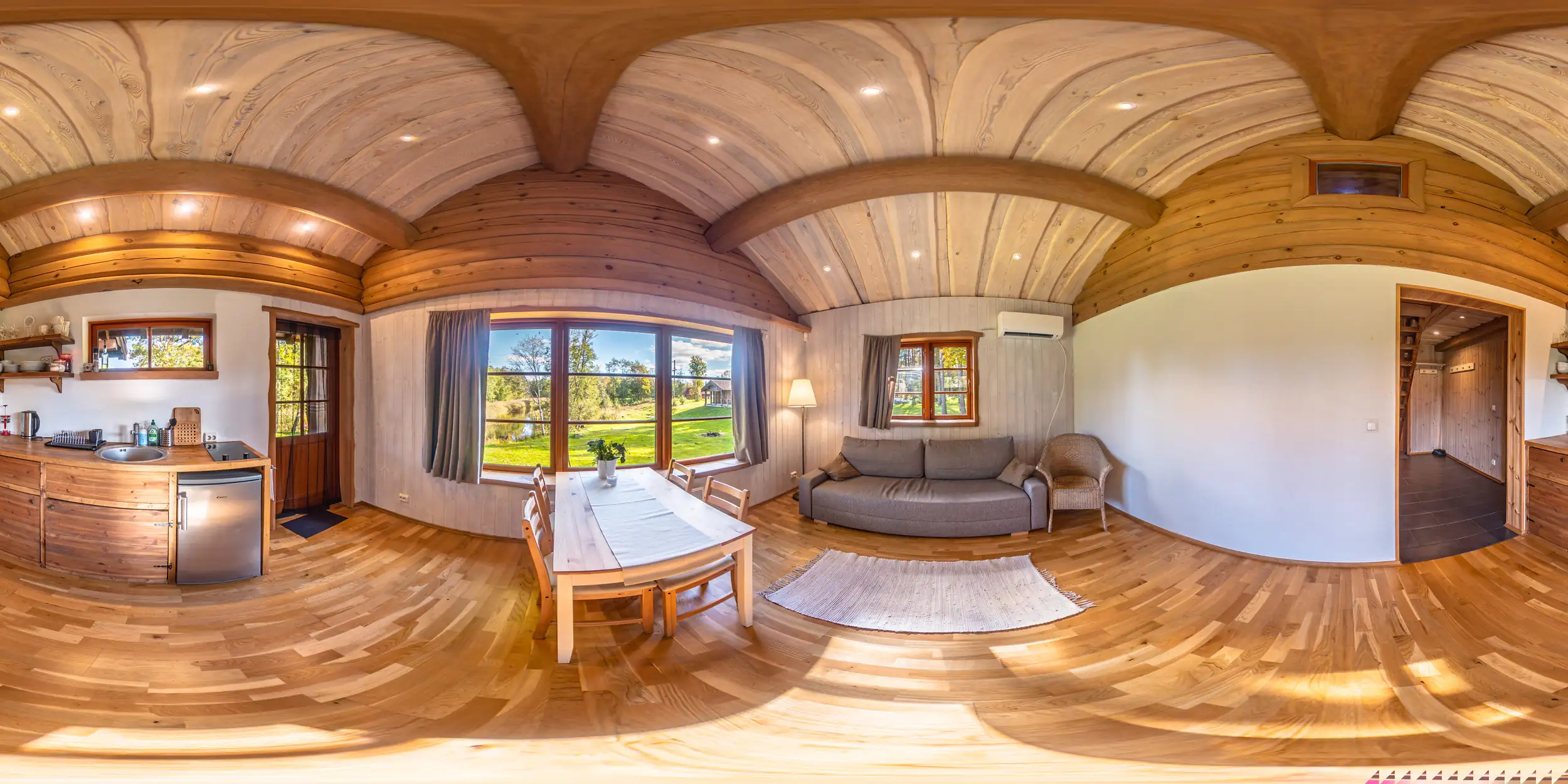Seestvaates mobiilne VR-teenus Tartus — firmameeskonnale